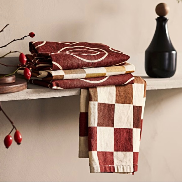 KRÖSAMOS
Apron 28x38 KRÖSAMOS
Dish towel mixed colors patterns, 20x28 "
2 pack - Picture 3 of 5